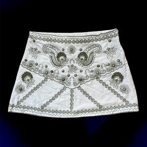 Zara Ecru and Green Embroidered Skirt Size M